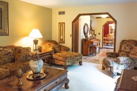 856 Walnut Drive Ellwood City PA 16117