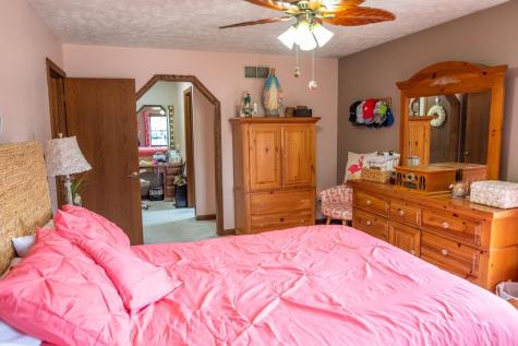 856 Walnut Drive Ellwood City PA 16117