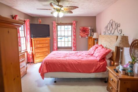 856 Walnut Drive Ellwood City PA 16117
