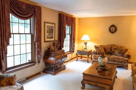 856 Walnut Drive Ellwood City PA 16117