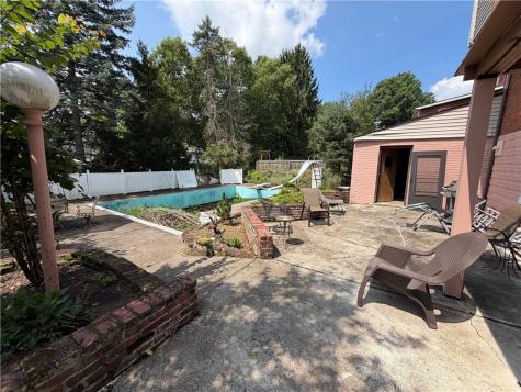 107 Slater Drive Pleasant Hills PA 15236