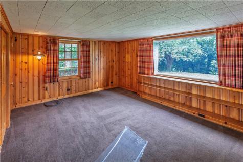 112 Shanor Heights Center Township PA 16001