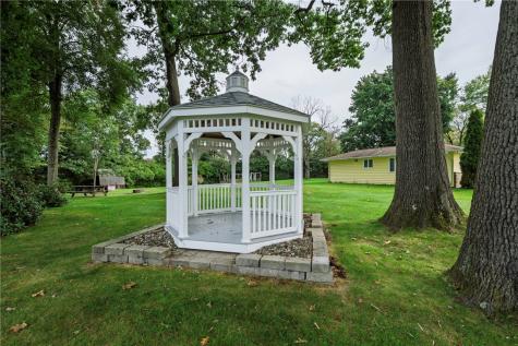 112 Shanor Heights Center Township PA 16001