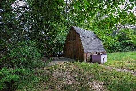 112 Shanor Heights Center Township PA 16001