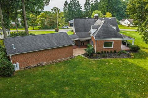 112 Shanor Heights Center Township PA 16001