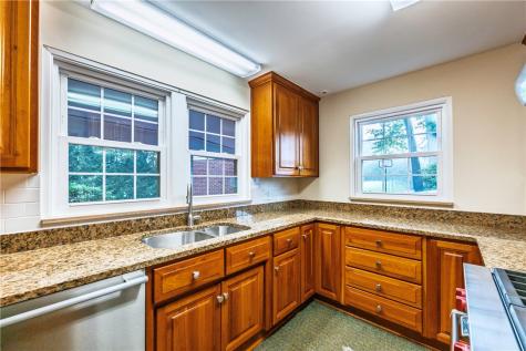 112 Shanor Heights Center Township PA 16001