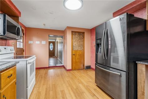 32 E Main Street W Middletown PA 15379