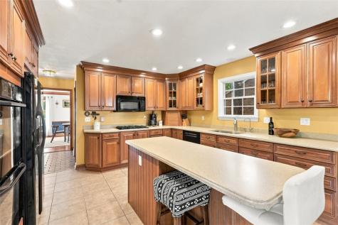 2525 Lindenwood Drive Franklin Park PA 15090