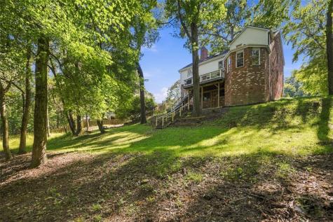 2525 Lindenwood Drive Franklin Park PA 15090
