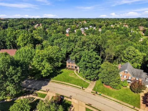 2525 Lindenwood Drive Franklin Park PA 15090
