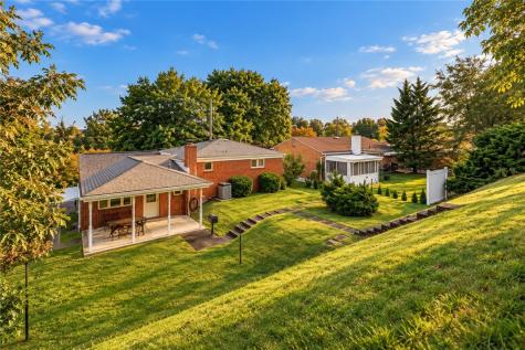4557 Mapledale Drive Homestead PA 15120
