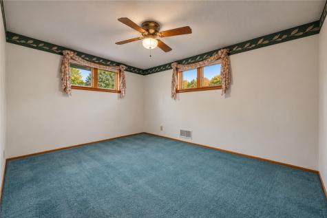 4557 Mapledale Drive Homestead PA 15120