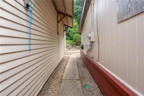 2851 State Route 981 Loyalhanna PA 15670