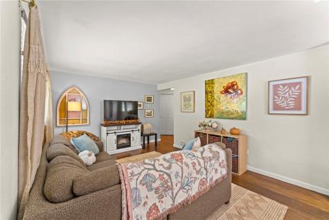 128 Winifred Drive Pleasant Hills PA 15236