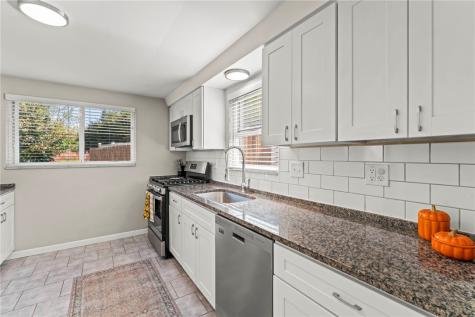 128 Winifred Drive Pleasant Hills PA 15236