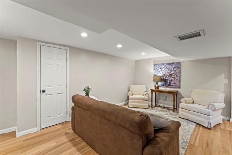 128 Winifred Drive Pleasant Hills PA 15236