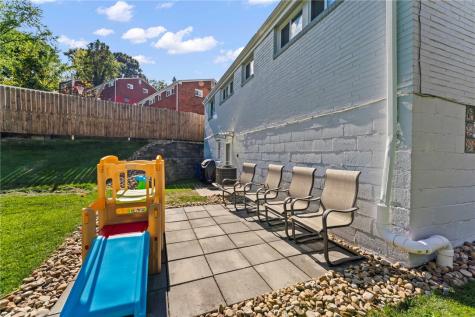 128 Winifred Drive Pleasant Hills PA 15236