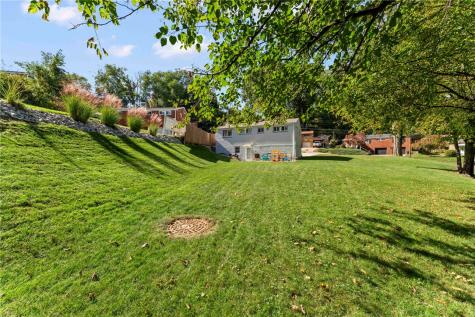 128 Winifred Drive Pleasant Hills PA 15236