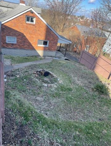 1327 Greensburg Pike East Mckeesport PA 15035