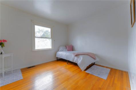 105 Mt. Pleasant Boulevard Manor PA 15642