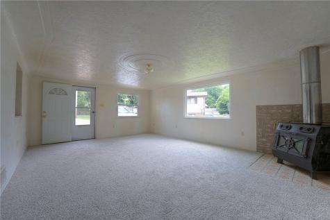 105 Mt. Pleasant Boulevard Manor PA 15642