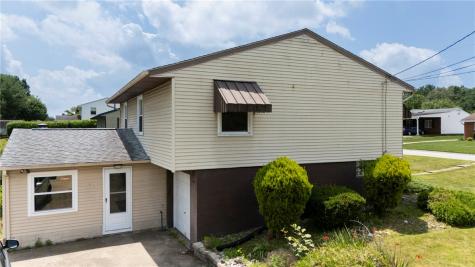 105 Mt. Pleasant Boulevard Manor PA 15642