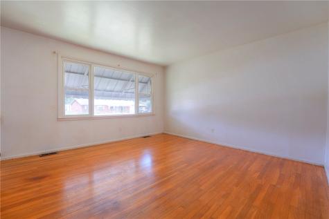105 Mt. Pleasant Boulevard Manor PA 15642