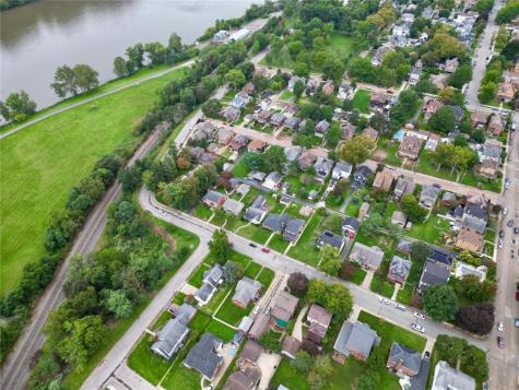 148 Taylor Avenue Beaver PA 15009
