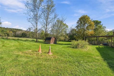 611 Ten Mile Road Amwell PA 15311