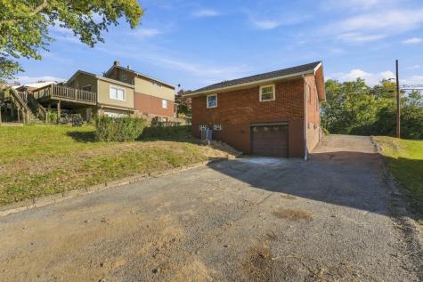 215 Dunbar Drive Wilkins Township PA 15235