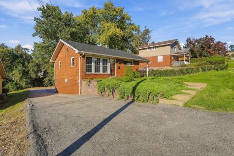 215 Dunbar Drive Wilkins Township PA 15235