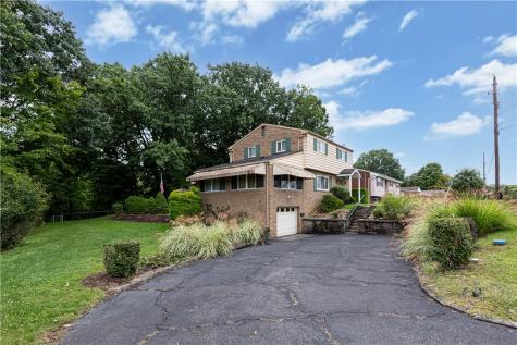 1203 Vivjon Drive West Homestead PA 15120