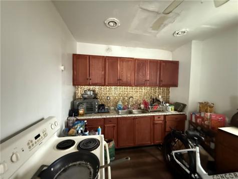 300 Hansen Avenue City Of But Sw PA 16001