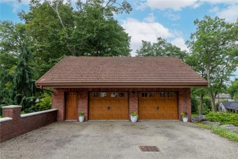405 W Washington Boulevard Grove City Boro PA 16127
