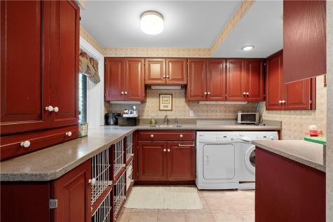 405 W Washington Boulevard Grove City Boro PA 16127