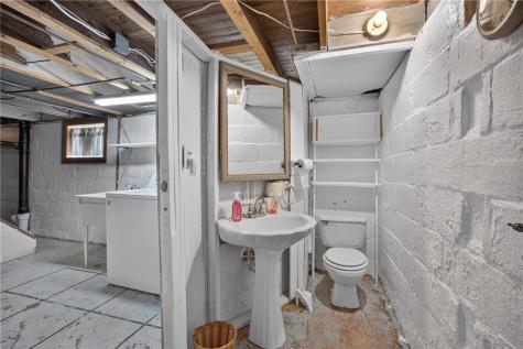 222 Cherry Avenue Houston PA 15342