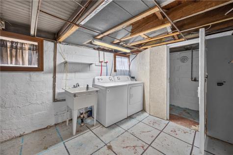 222 Cherry Avenue Houston PA 15342