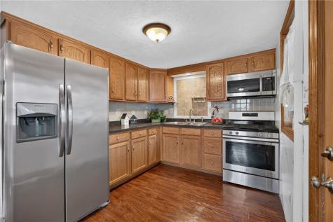 222 Cherry Avenue Houston PA 15342