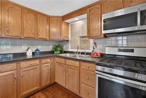 222 Cherry Avenue Houston PA 15342