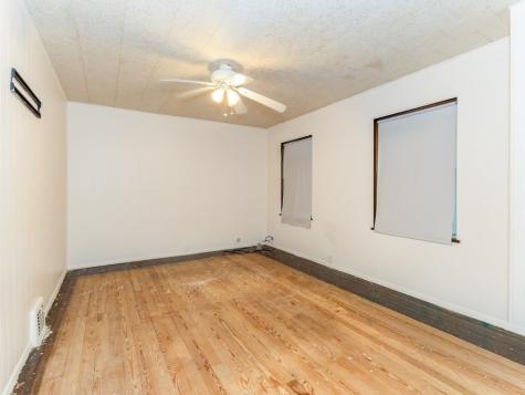 1030 Knoll Street Aliquippa PA 15001