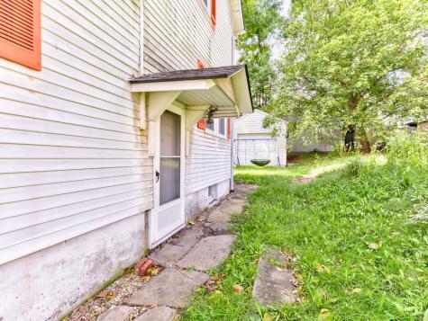 1030 Knoll Street Aliquippa PA 15001