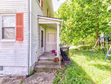 1030 Knoll Street Aliquippa PA 15001