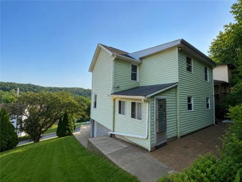 409 Penn Avenue Leechburg Boro PA 15656