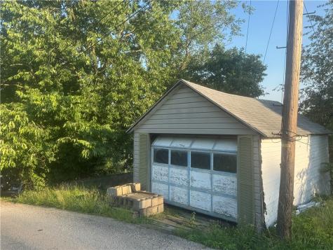409 Penn Avenue Leechburg Boro PA 15656
