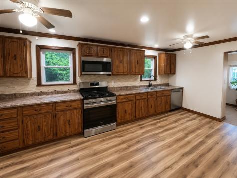 409 Penn Avenue Leechburg Boro PA 15656