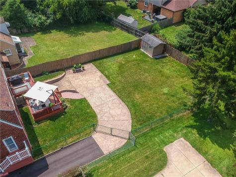 4732 Greensprings Avenue West Mifflin PA 15122