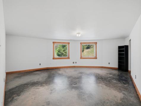 237 Cherry Valley Road Clinton Township PA 16056