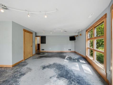237 Cherry Valley Road Clinton Township PA 16056
