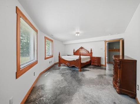 237 Cherry Valley Road Clinton Township PA 16056