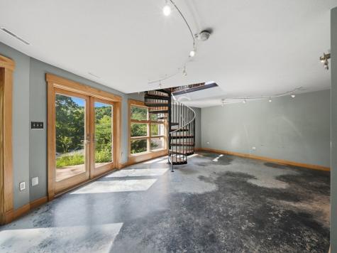 237 Cherry Valley Road Clinton Township PA 16056